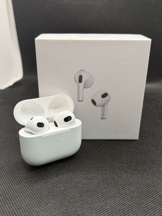 AirPods 3 (Generația 3) – Originale, în stare excelentă