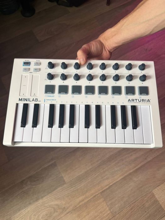 Midi клавиатура Arturia minilab MK2