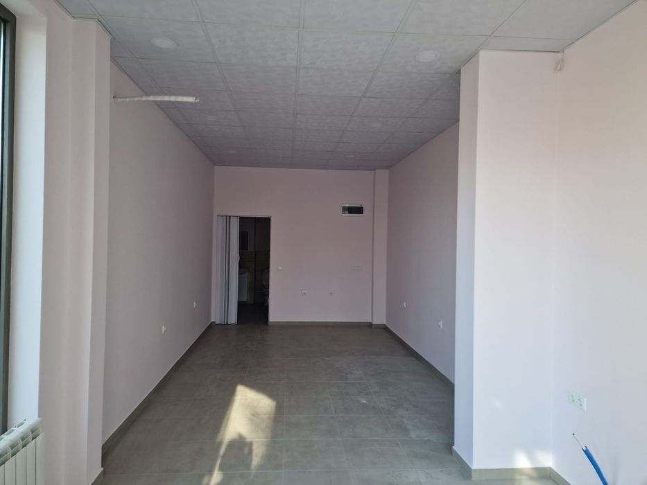 Дава се под наем Магазин в София, Карпузица - 40 кв.м за 408 € - Снимка #2