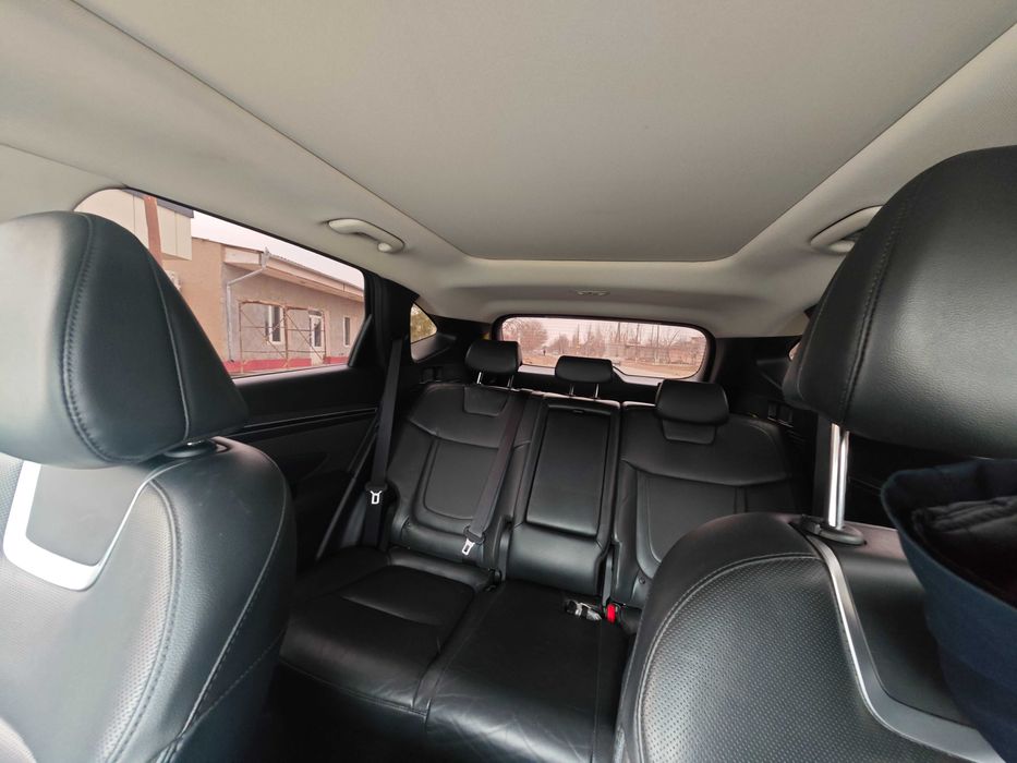 Tucson 2.5 AT 8  поғона lyks 4 WD 7 ўринли