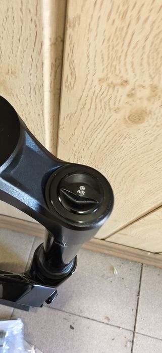 Вилка ROCKSHOX ZEB ULTIMATE RC2 29" 170mm BOOST 15x110mm Tapered Black