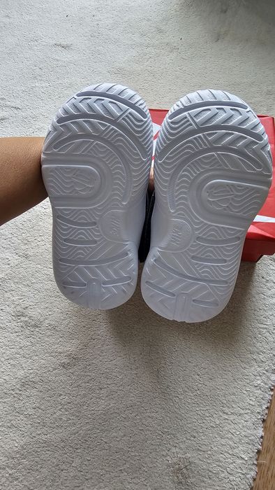 Adidași Nike mărimea 25