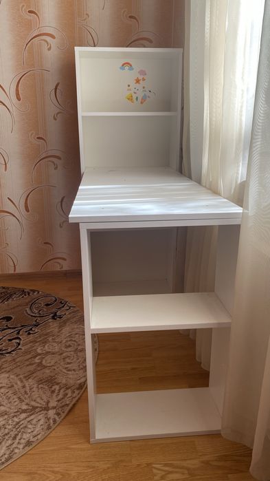 Продам рабочий стол подростковый