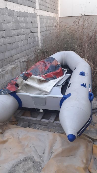 Тохамаран 3.60м в много добро състояние