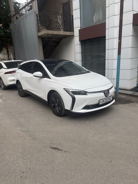Buick Velite 6 (белый)