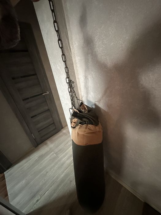 Продам боксерскую грушу