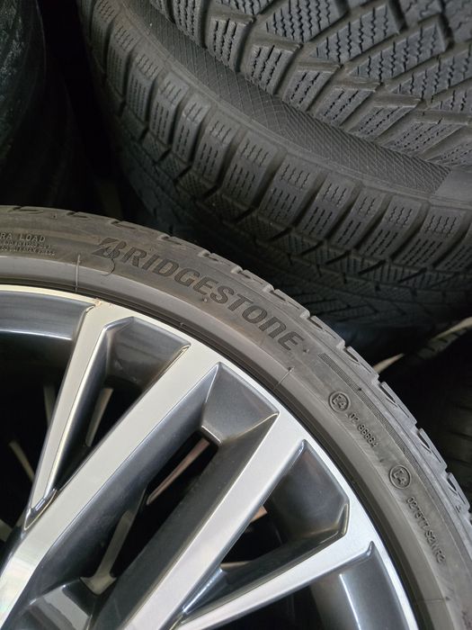 2 Броя 225/40/18 Bridgestone 6,2mm
