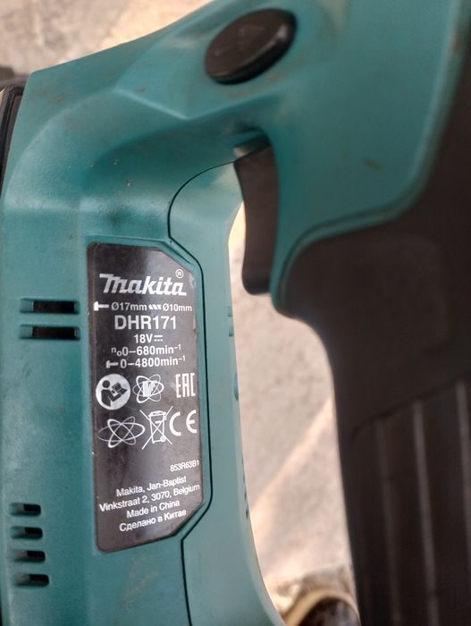 Безчетков перфоратор Makita 171