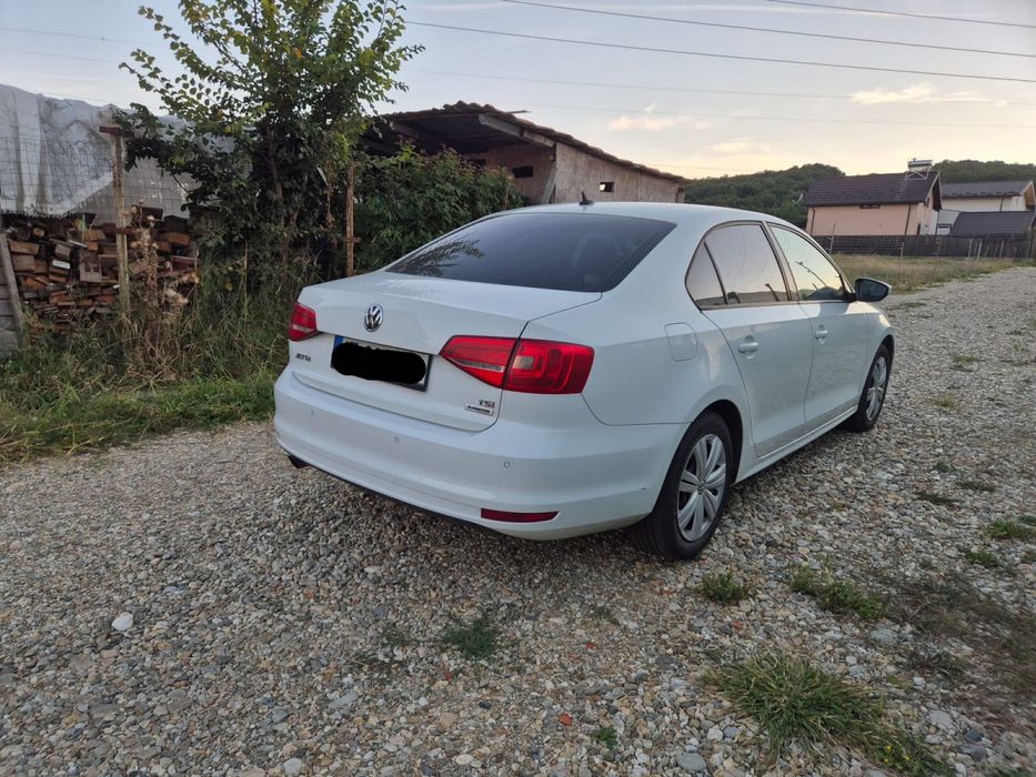 Vând Volkswagen Jetta /  2015 / 1.2 TSI / 6 trepte