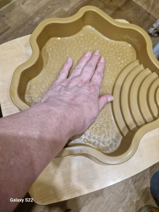 Продам бассейн-поилку для рептилий.