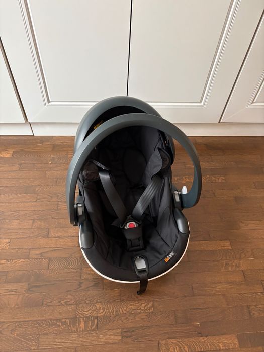 BESAFE Кошница/ стол за кола