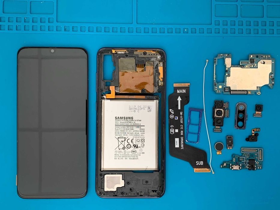 Samsung Galaxy A70 на части