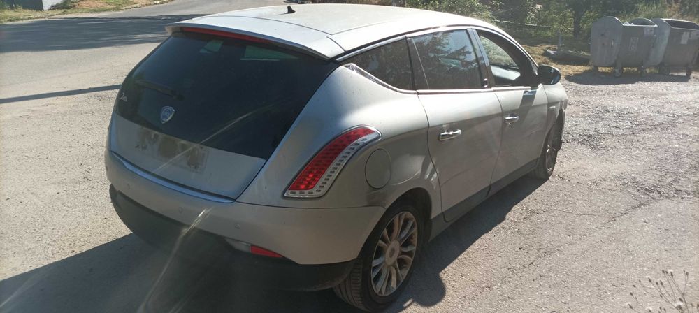 Lancia Delta на части