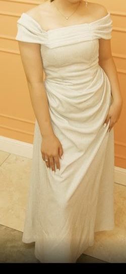 Блестящее вечернее платье