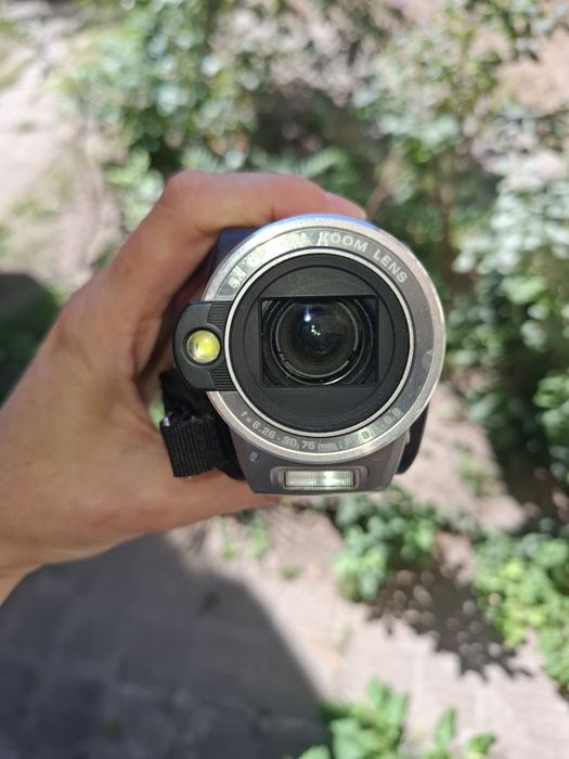 Компактна дигитална видеокамера PRAKTICA DVC 5.1 HD