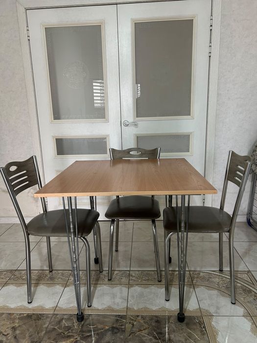 Продам стол со стульями Зетта, самовывоз Грэс
