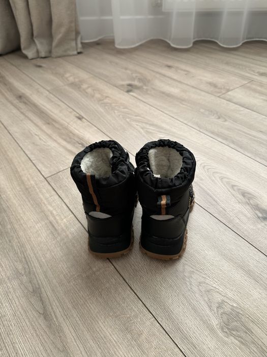 Продам зимние ботинки