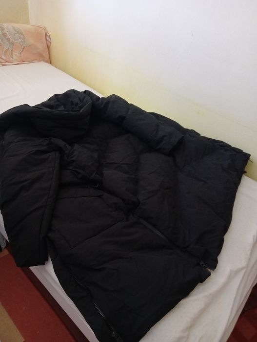 Vând haine dama groase 180 lei