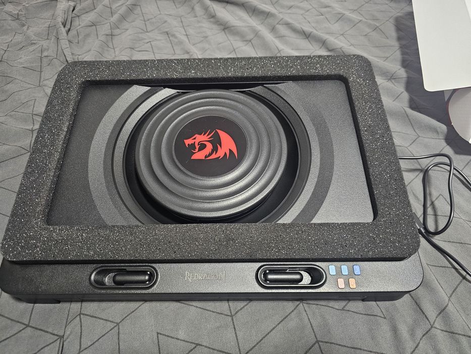 Cooler laptop Redragon Windseeker 15 - 17 inch iluminare RGB