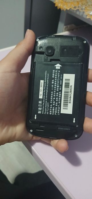 Vând telefon samsung s3 si yomi orange pentru piese