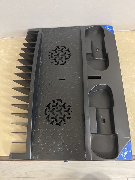 iPega PG-P5013B Мултифункционална стойка за PS5 и аксесоари, черен