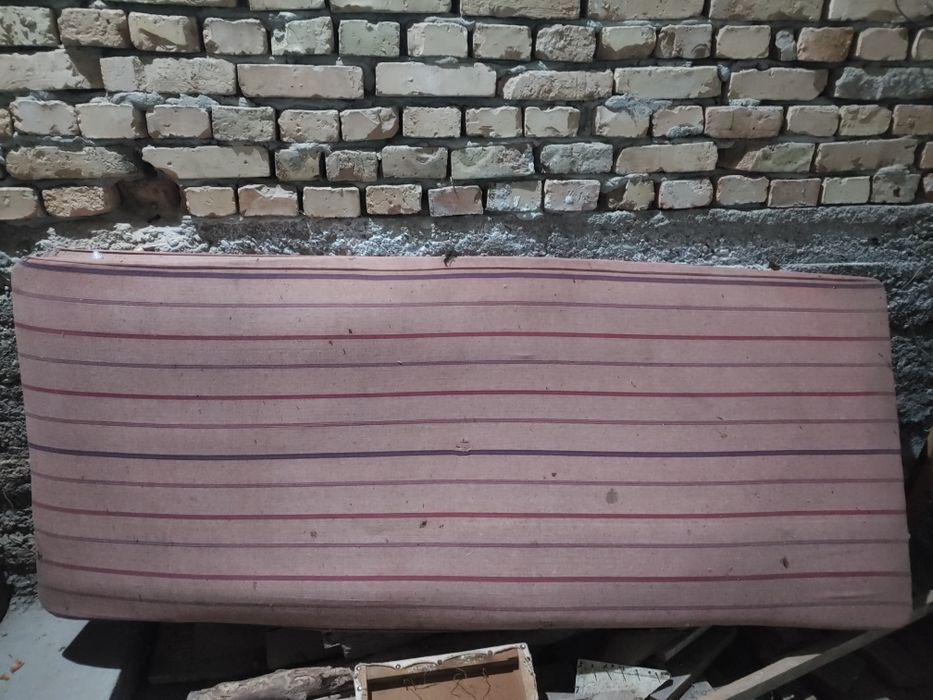 Eski Krovatka Matras sotiladi