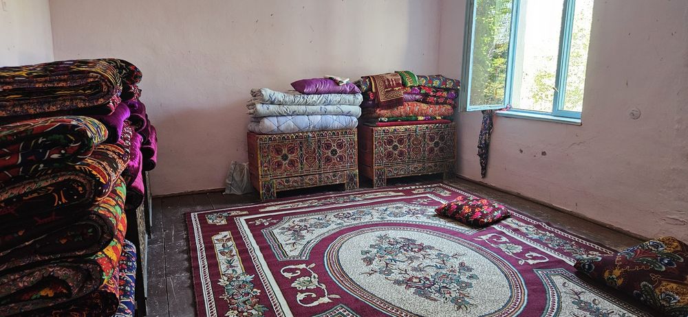 Уй сотилади . Бука тумани . 15 сотка , пишгян гиштдан .