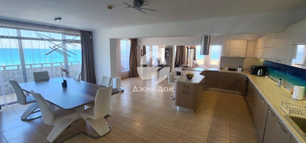 Четиристаен пентхаус с ПАНОРАМА МОРЕ в к-с Етъра 1, гр. Свети Влас