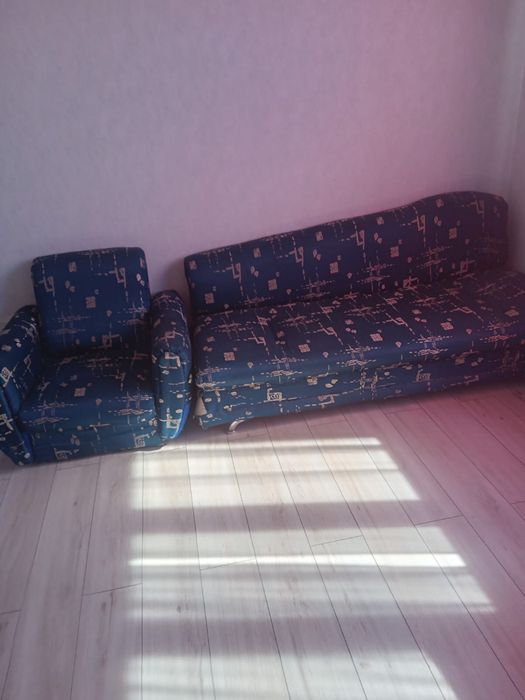 Продам диван с креслом