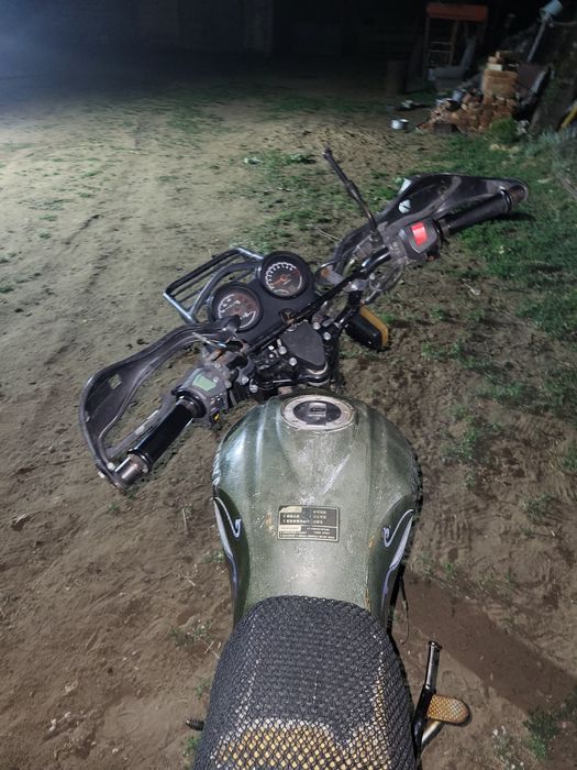 Мотоцикл сатылады 200куб