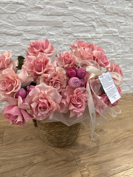 букет цветов , корзина