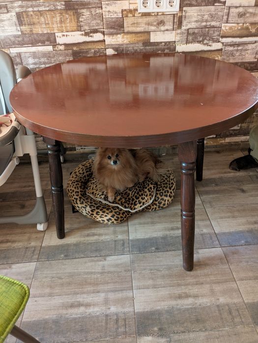 Масивна дървена ретро маса