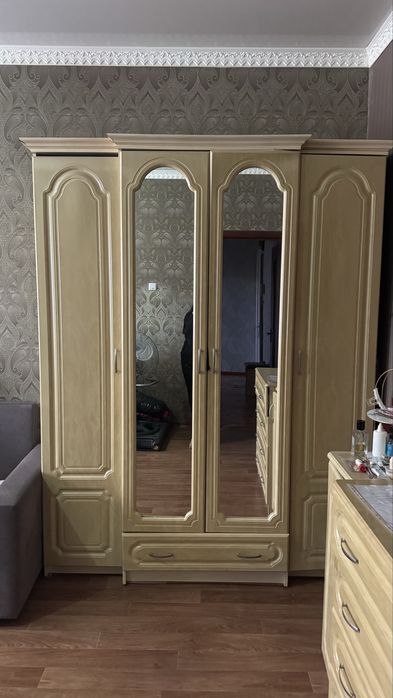 Шифоньер для одежды , шкаф