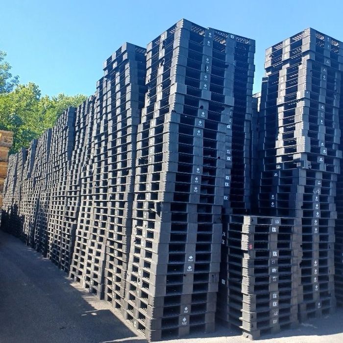 Paleti plastic deteriorati