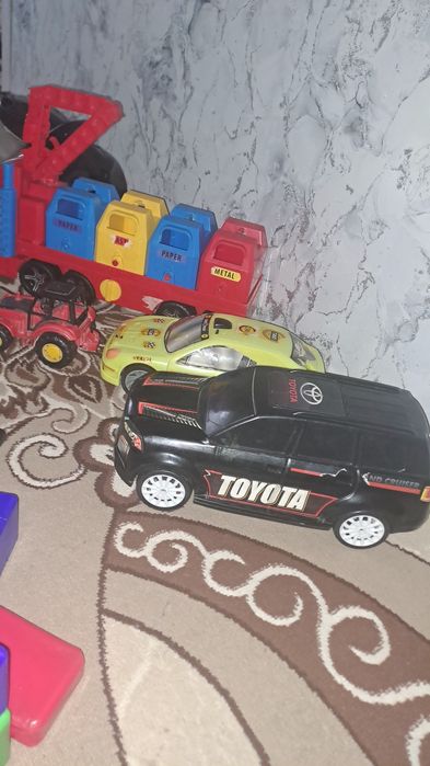 Продам машинки конструктор для мальчика