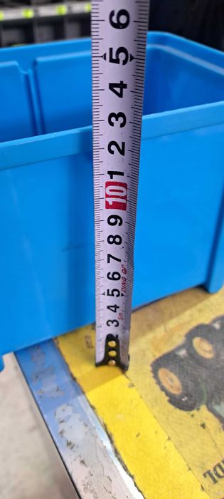 Cutii plastic depozitare Lungime 220 mm Lățime 140 mm Înălțime 120 mm rosii la 8 lei si cele bleo la 10 lei noi