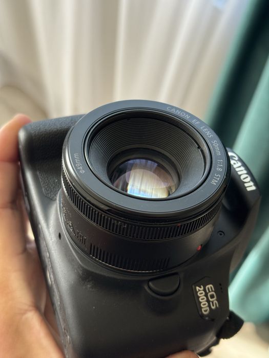 Aparat foto dalr Canon 2000d