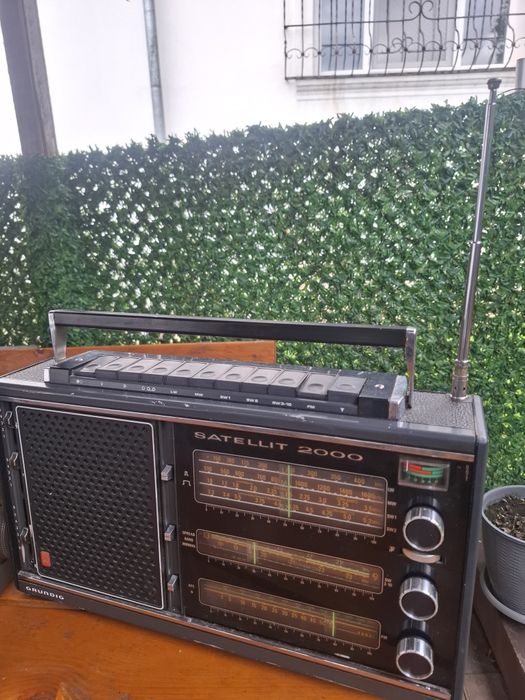 Radio Grundig  satellit 2000 /RR 940 Tramp we100