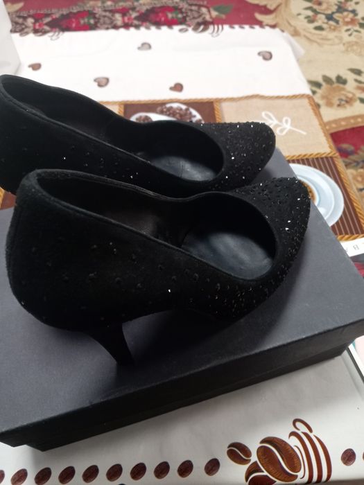 Туфли замшевые. Почти новые, отдам дёшево