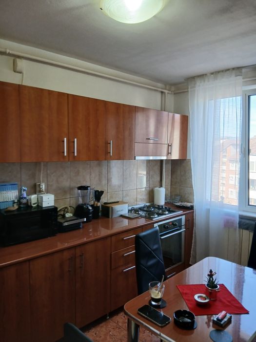 Mobila bucatarie si electrocasnice