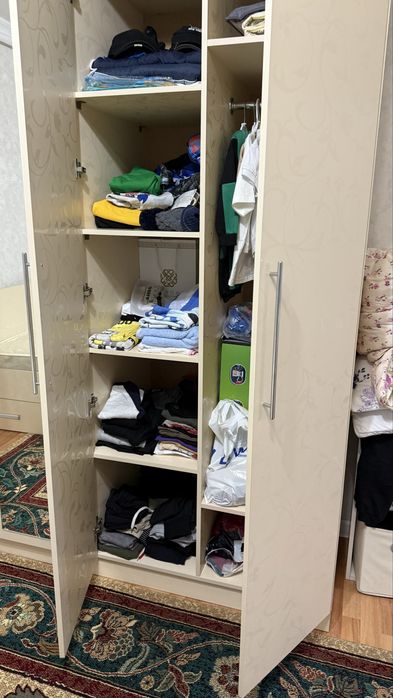 Продам спальный гарнитур