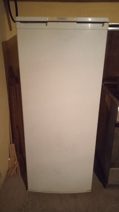 Холодильник Бирюса