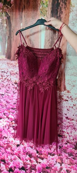 Vand rochii de ocazie!! Noi cu eticheta.