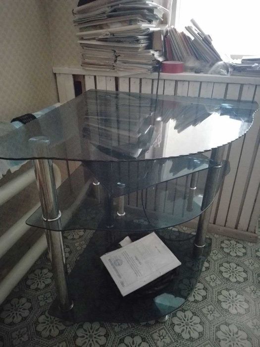 Продам диван, кресло, холодильник, кухонный гарнитур, стол, стул, утюг