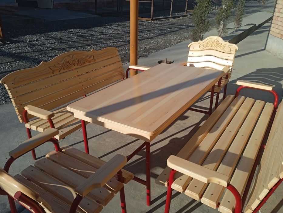 Yogʻoch eshik va mebellar