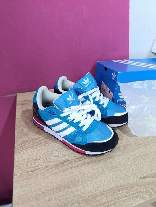 Продам новые кроссовки