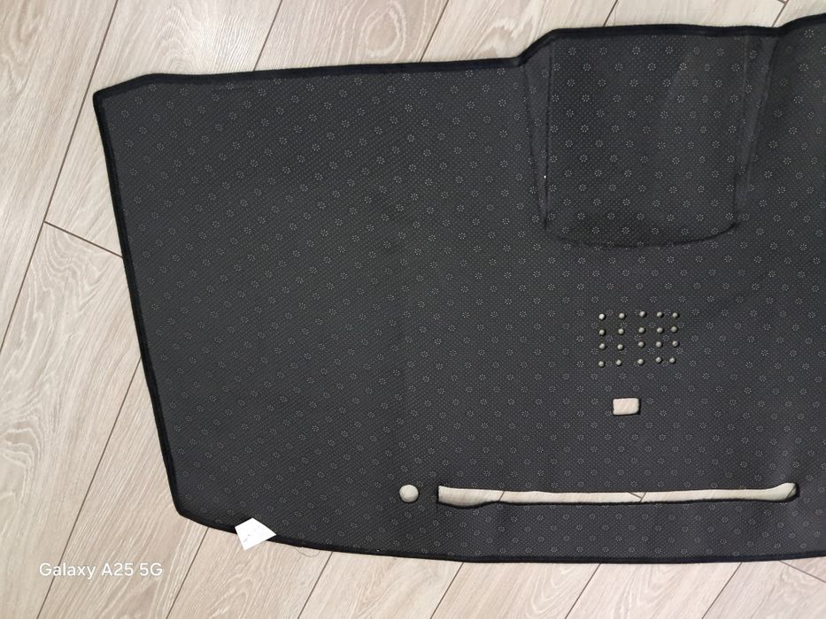 Делика Д5 накидка на панель приборов.