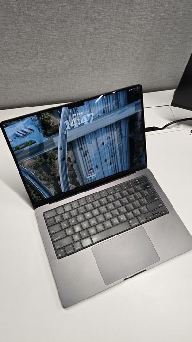 Macbook 14 M3 pro 1 tb ОЗУ 18