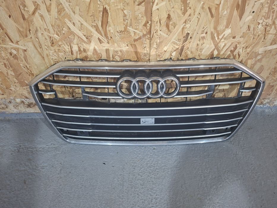 Grila Radiator Audi A6 S6 C8 cu mic defect