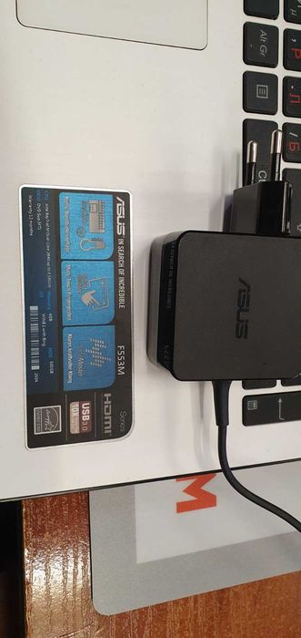 Лаптоп ASUS F553M